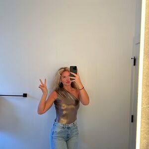 Coucoo one shoulder bodysuit